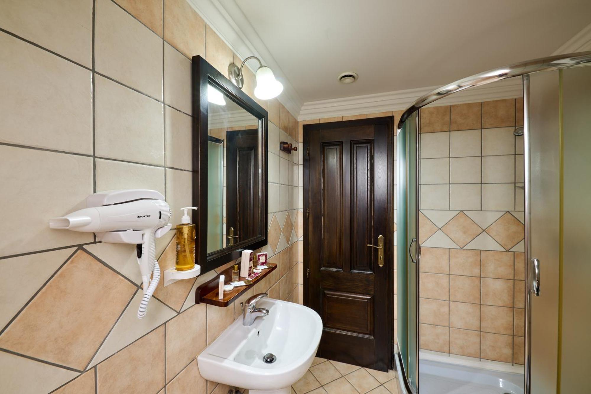 Hotel Classico Timisoara Ngoại thất bức ảnh