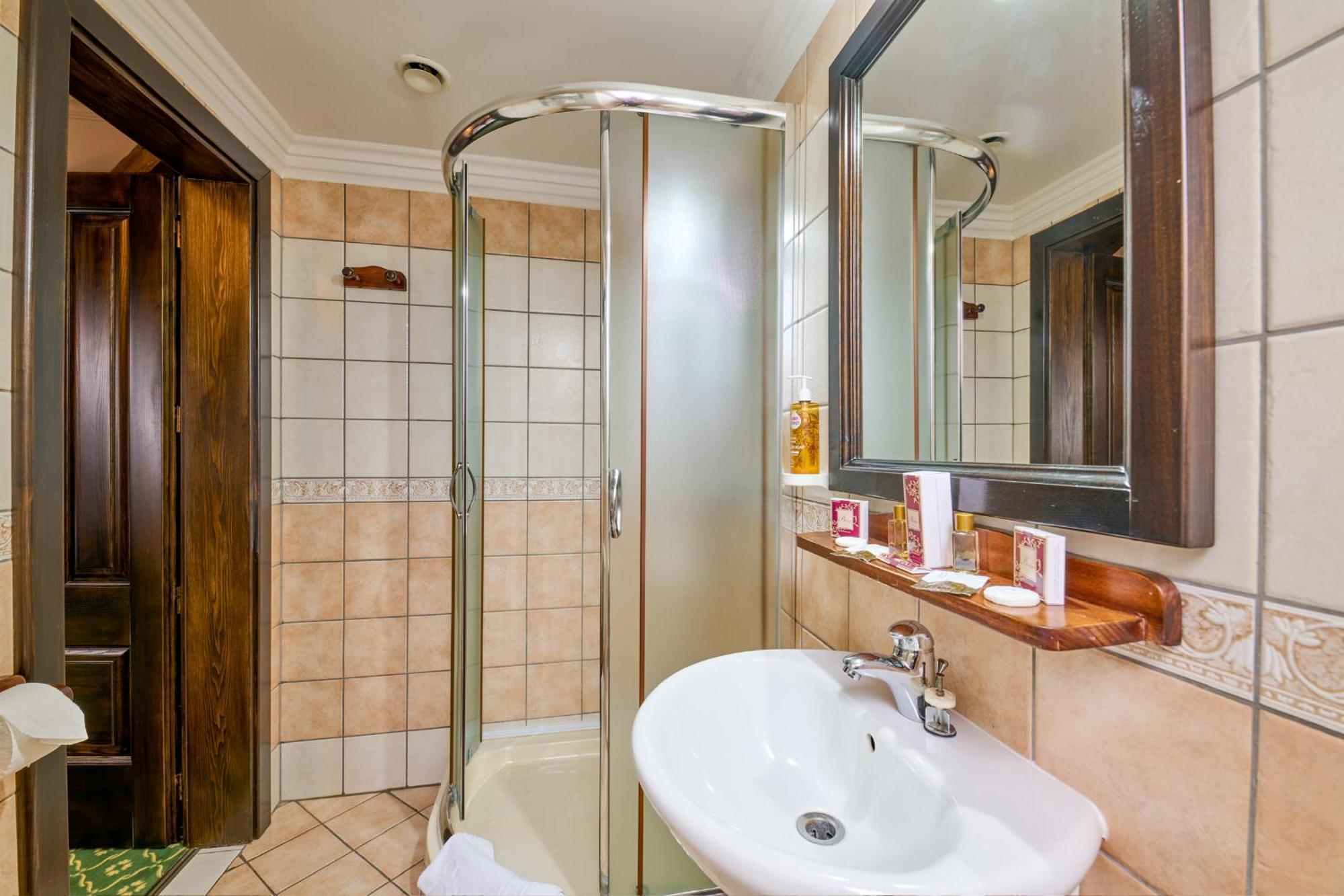 Hotel Classico Timisoara Ngoại thất bức ảnh